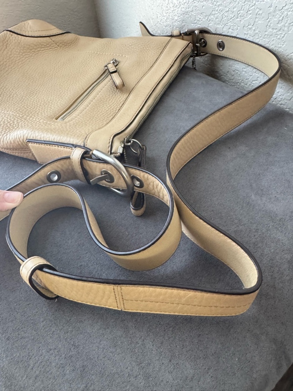 Coach Legacy Swingpack Crossbody Bag Pebbled Leather Beige Tan F12319 - Picture 9 of 14